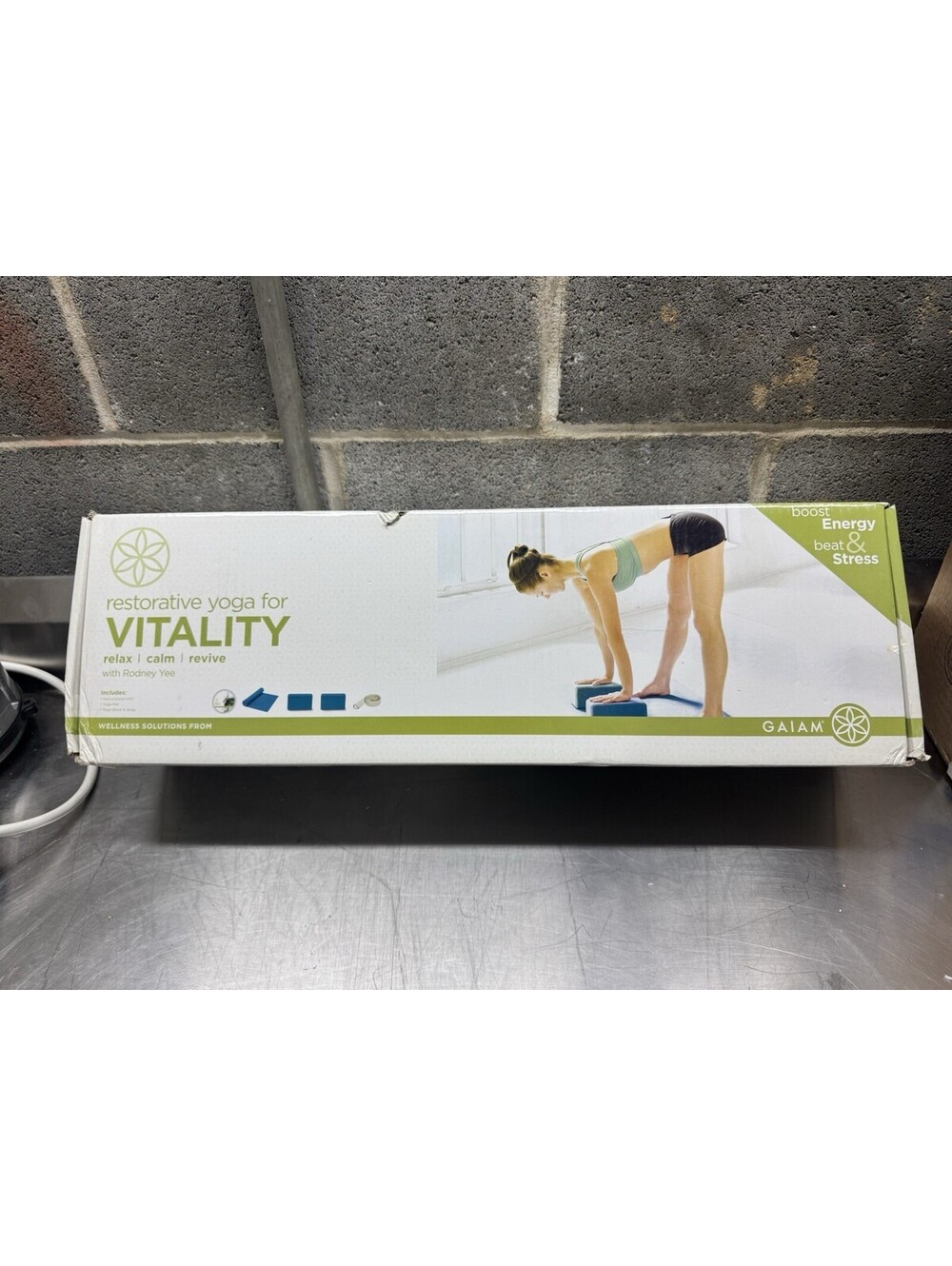 Gaiam Yoga Kit Yoga Mat Yoga Blocks Yoga Strap DVD